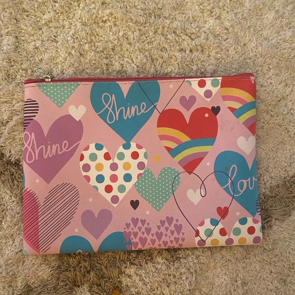 Small zip up pouch